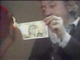 - Gainsbourg brûle un billet de 500 francs