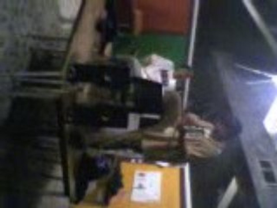 délire momo and mario sur système of a down ^^