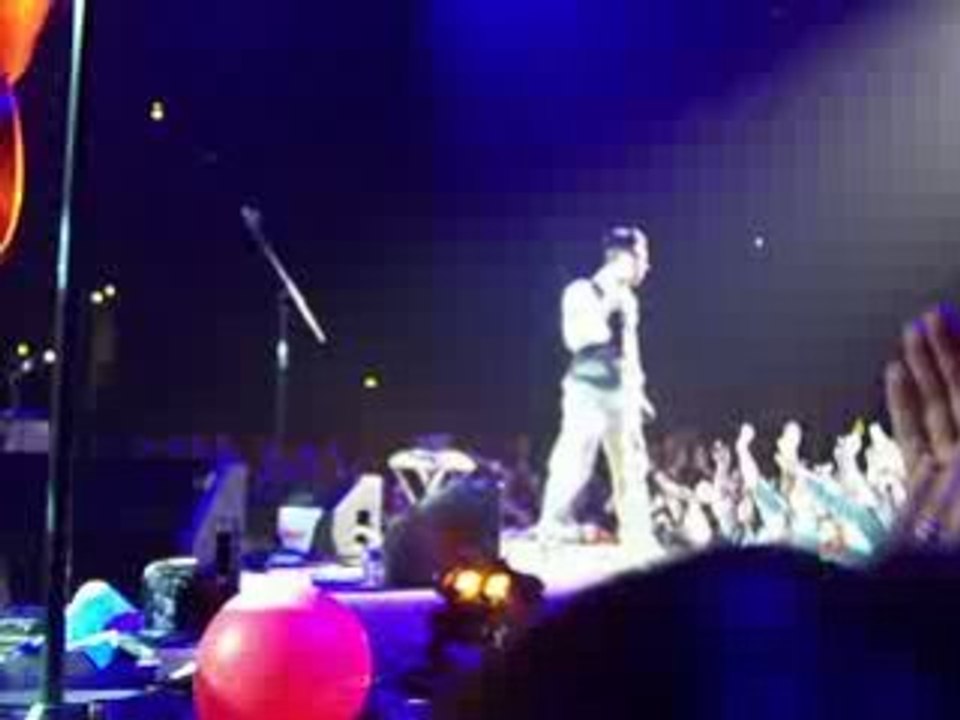 P'tite danse de chris =)