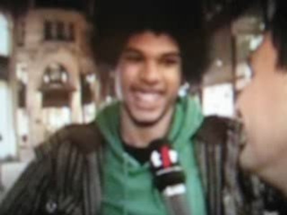 QUELLE EST LA DIFFÉRENCE ENTRE E.T. ET LES ALBANAIS?