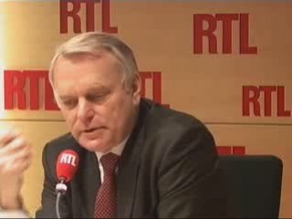 ayrault demande la démission du président du CSA