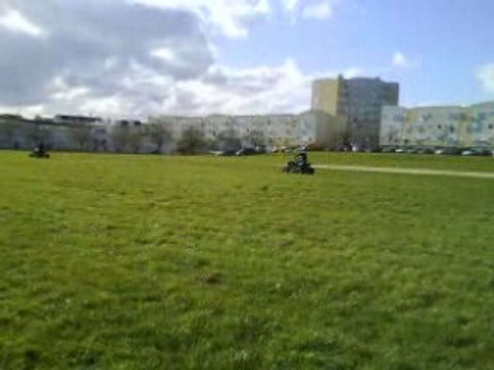 chanteloup les vignes 78570: becane au tiekss