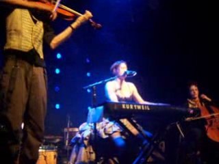 Amanda Palmer - Runs in the Family  (Toronto 2008)