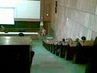 Billy tout nu en amphi de bio