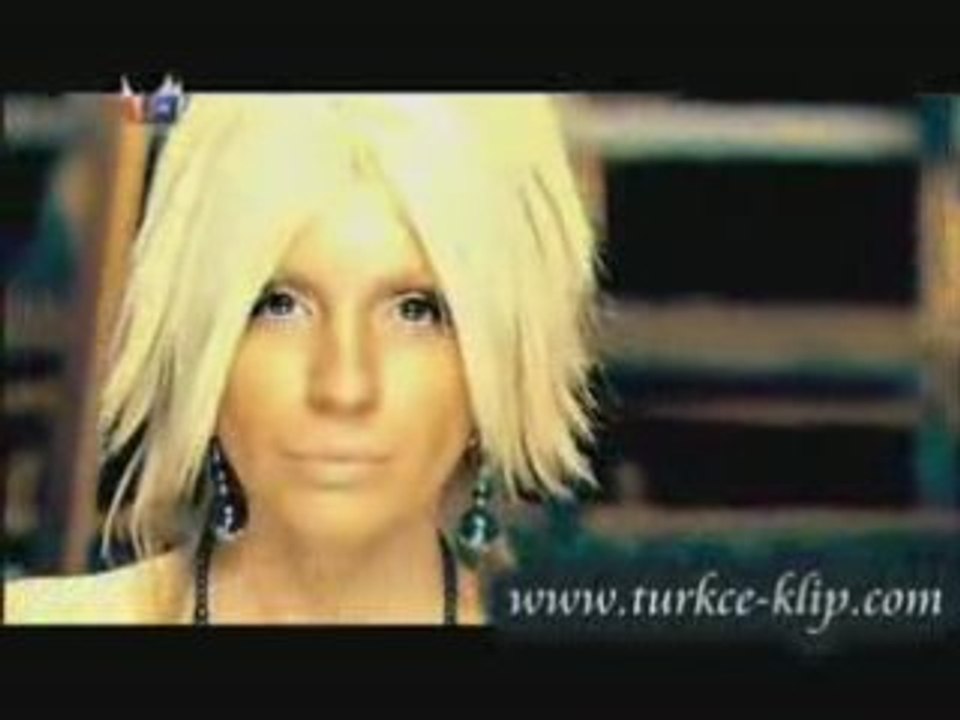 Zeynep Dizdar - Bosver by Aluxton