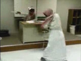 michael jackson arabe danse dans une class d'ecole