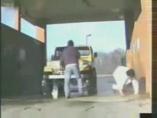 Regis lave sa voiture