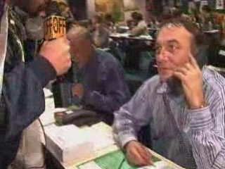 Episode 2 : Super Donateur est au bout du fil.