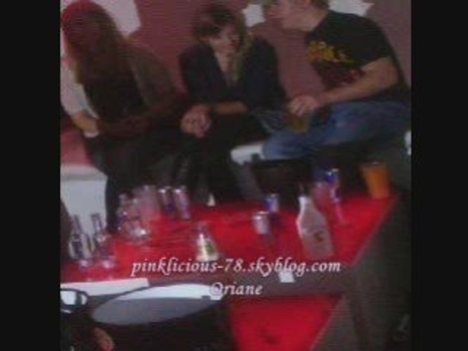 FAN PARTY - LOUNGE