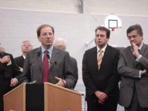 Fin du discours d'Hervé Novelli à Saint-Maur (Indre) 131208