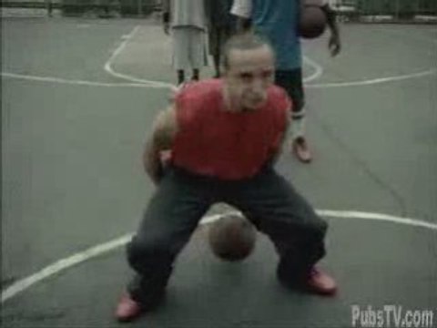 Basket Ball Pub Nike Freestyle Virtuel