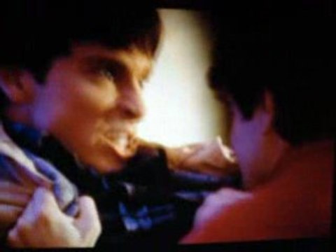 Smallville Saison 2 2x11 Le Retour du héros extrait comba FR