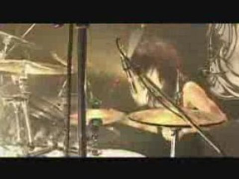 the Gazette - Ruki hip thrusting! M.R.D. Live