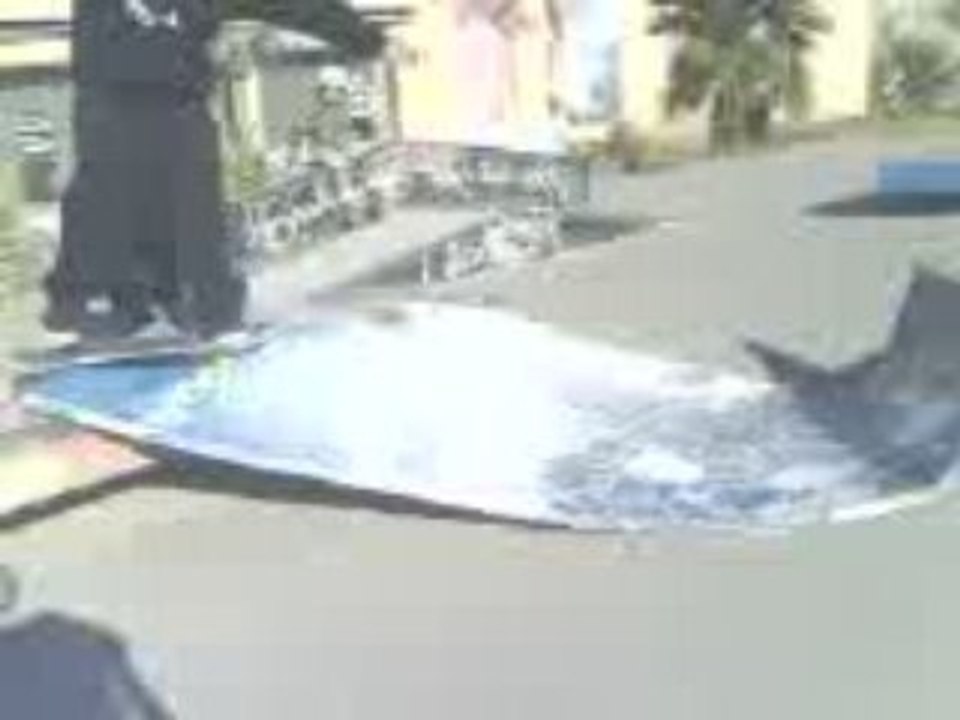 lol la gamelle qui sert a rien...