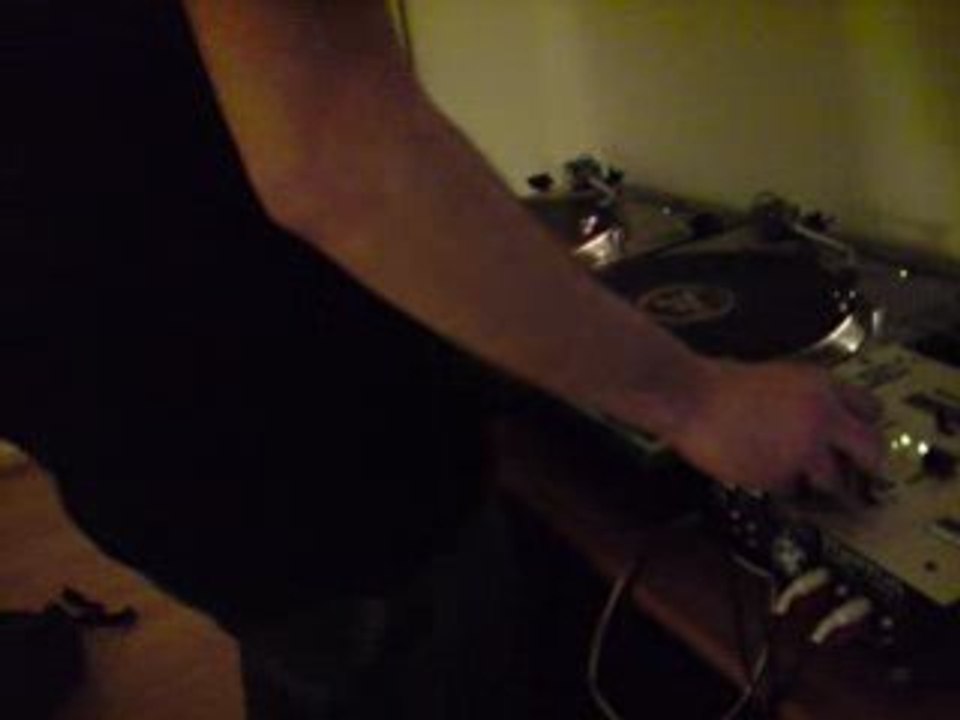V081208_18.40