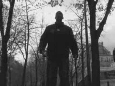 Clip Black Bond Les Signes Du Temps