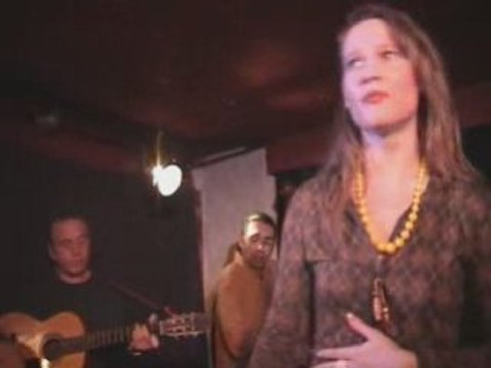 Nad Parijem tuman