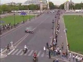 Sébastien Bourdais sur sa Toro Rosso à Paris