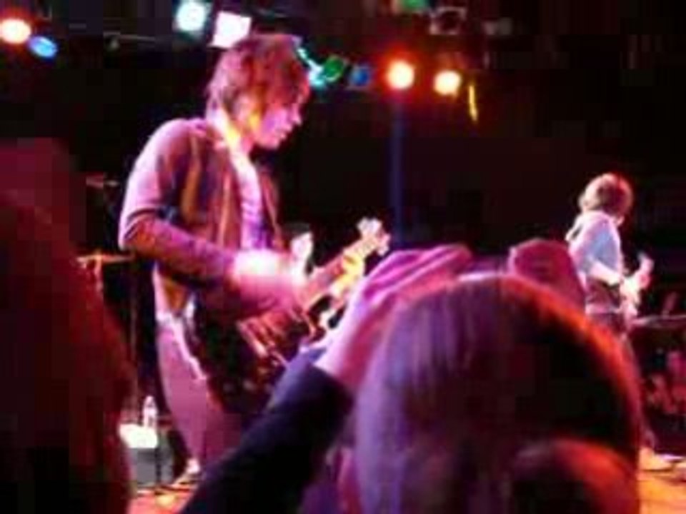 The Veronicas- Popular @ The Roxy 04 02 08