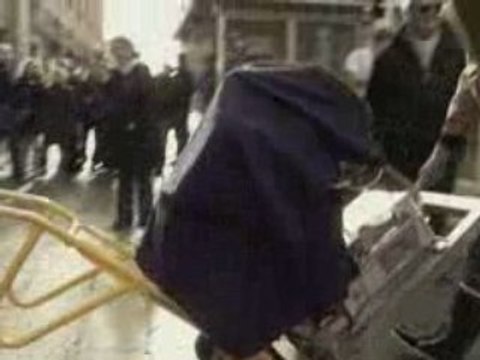 Duncan Zuur ride la place St Marc de Venise en wakeboard !