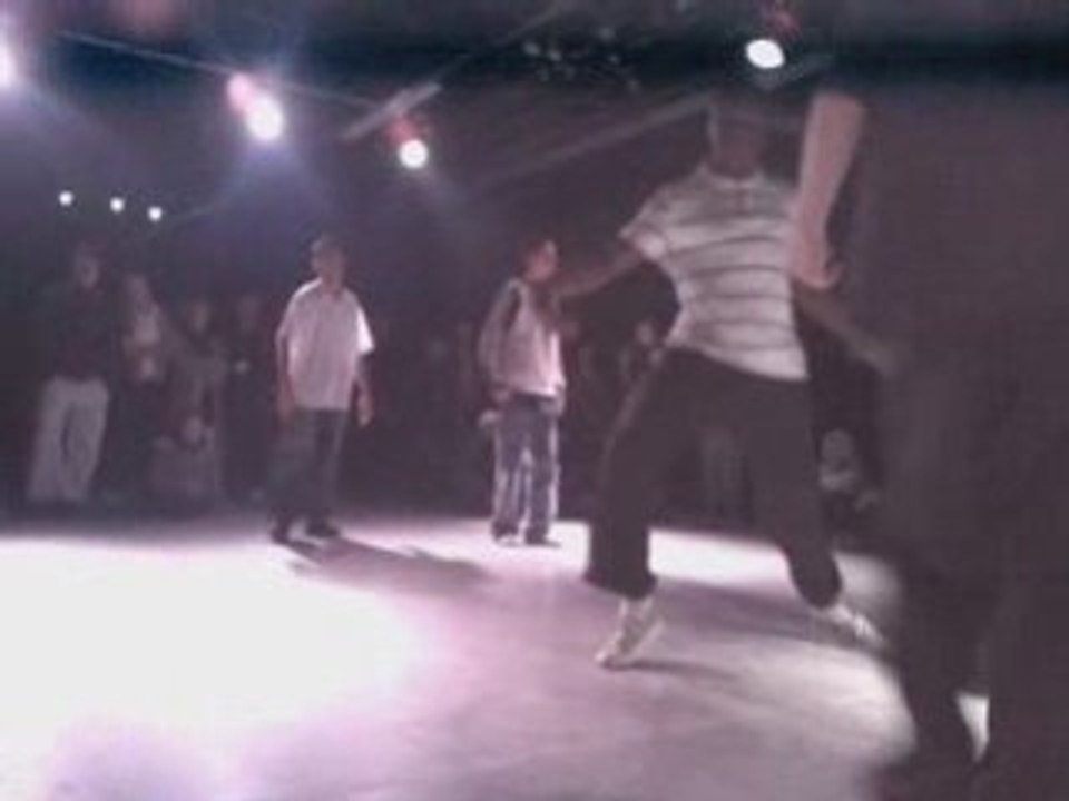 Foued, mam's,ali VS pascal, Guillaume et inconnu