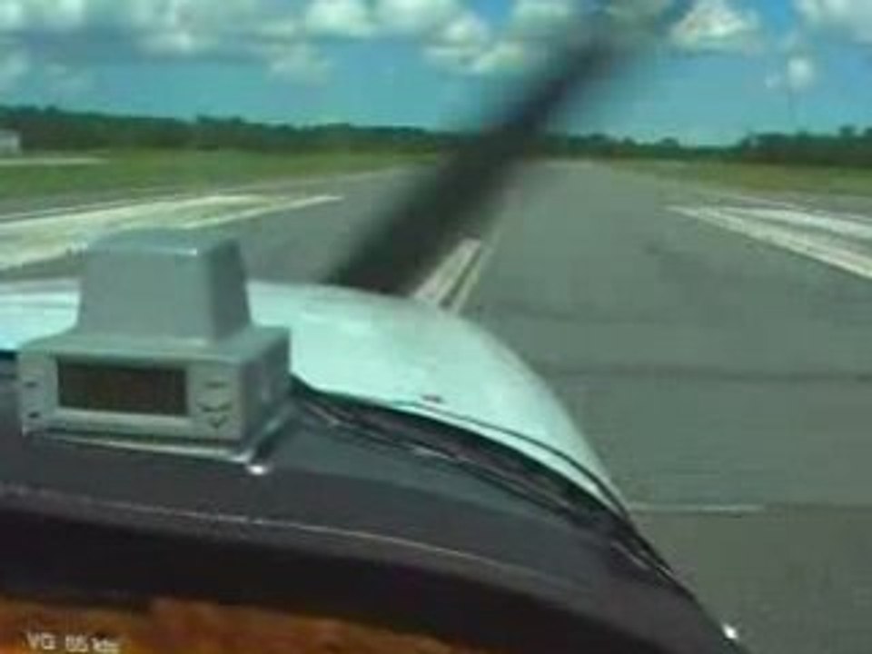 Cessna 172 Approach to KHEG