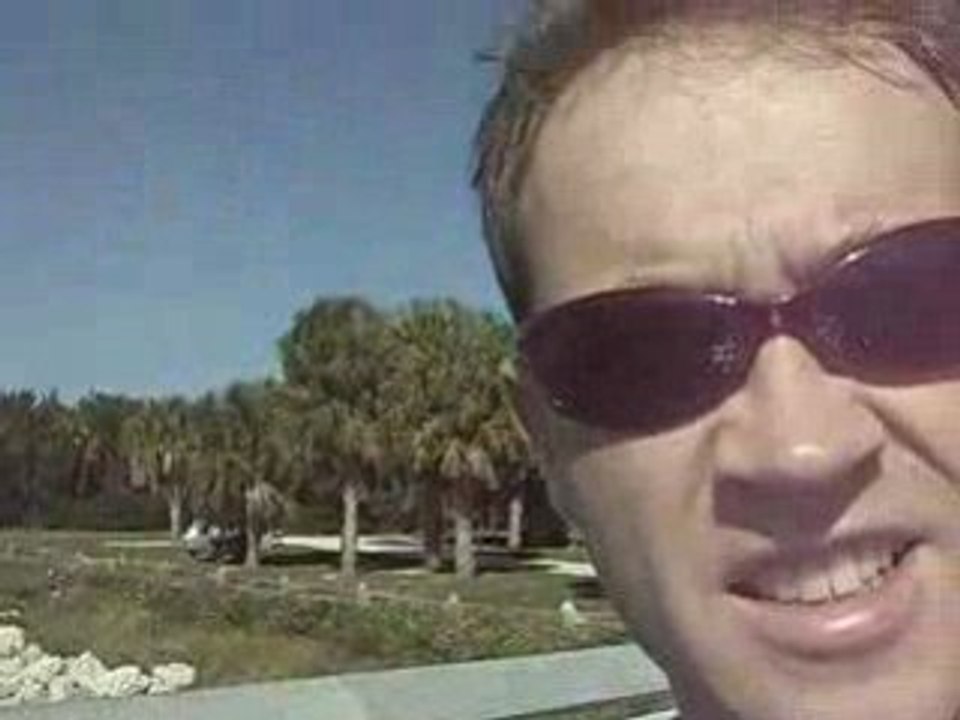 SI TU VAS A MIAMI, N'OUBLIES PAS TES CANNES, GEL!