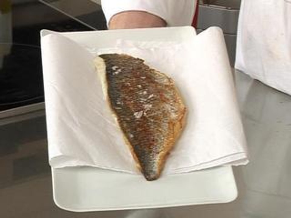 Cuire un filet de daurade à la poêle | Technique de chef