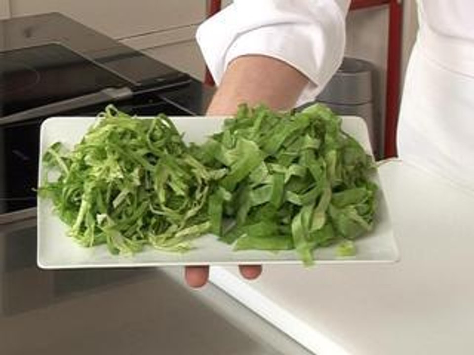Tailler la laitue en chiffonnade | Technique de chef