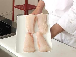 Lever les 4 filets d'une sole