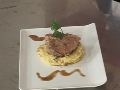 Porc rôti à la sauge, polenta aux champignons