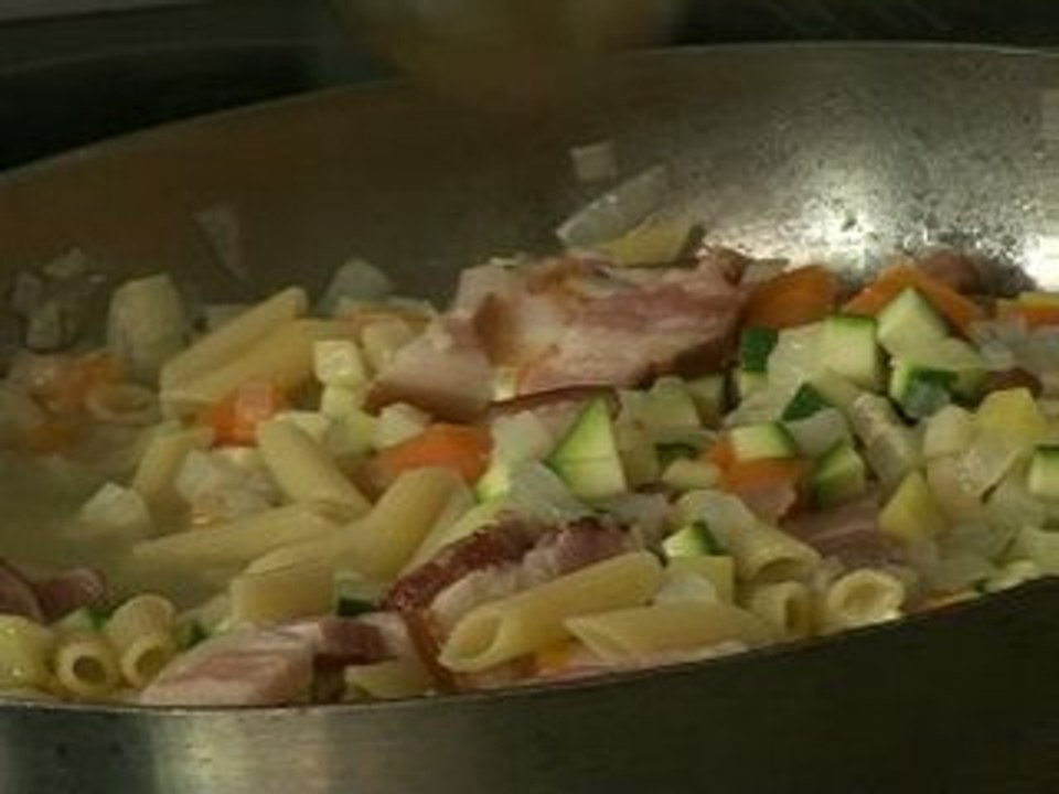 Minestrone de légumes au lard fumé