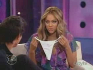 Robert (Edward) and Taylor (Jacob) on Tyra Banks Show (1/2)