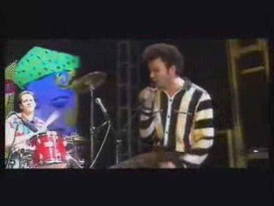 FANFARE ( LES AVIONS ) LIVE CLIP