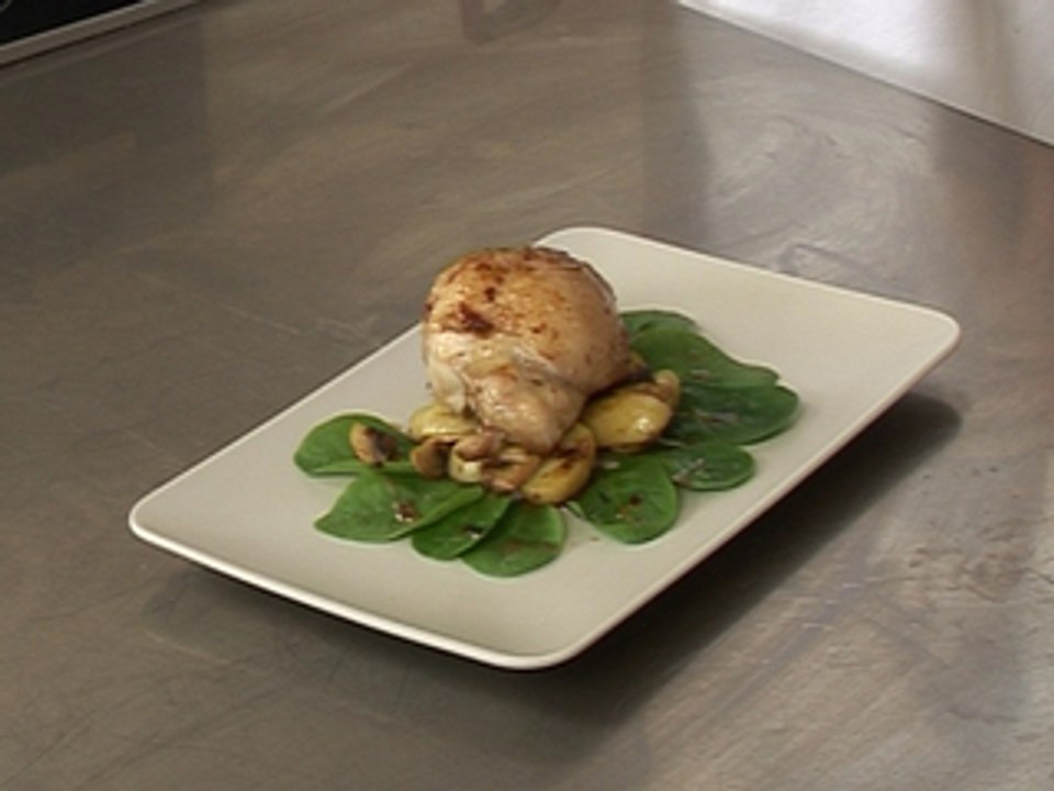 Jambonnette de volaille aux champignons et aux épinards