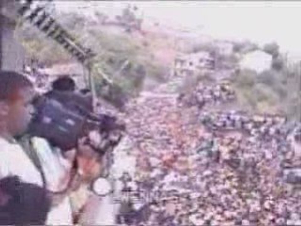 matoub enterré par les pompiers de tizi-ouzou