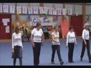 les filles dansent pour le téléthon