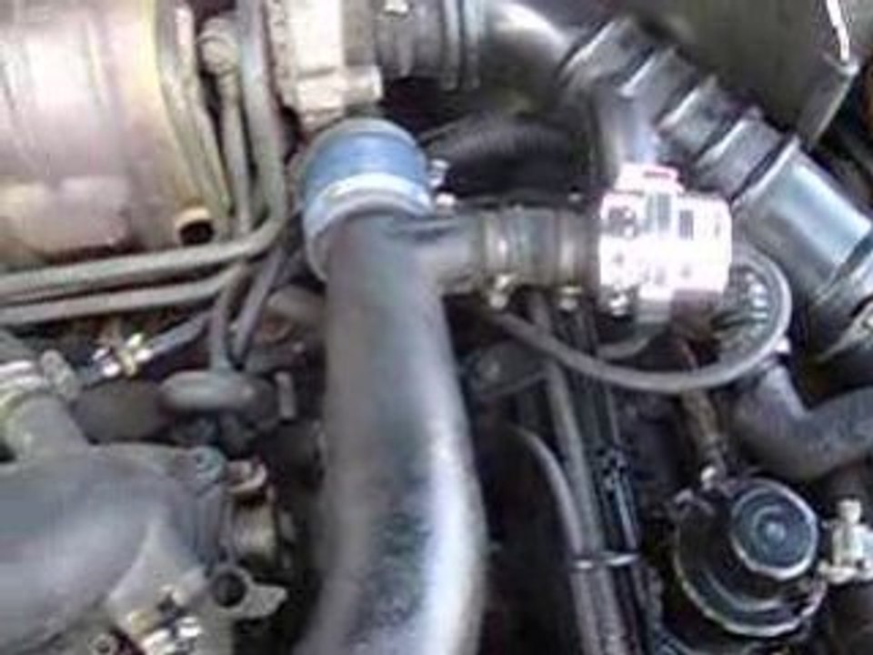 r25 vue moteur v6 turbo 182 ch