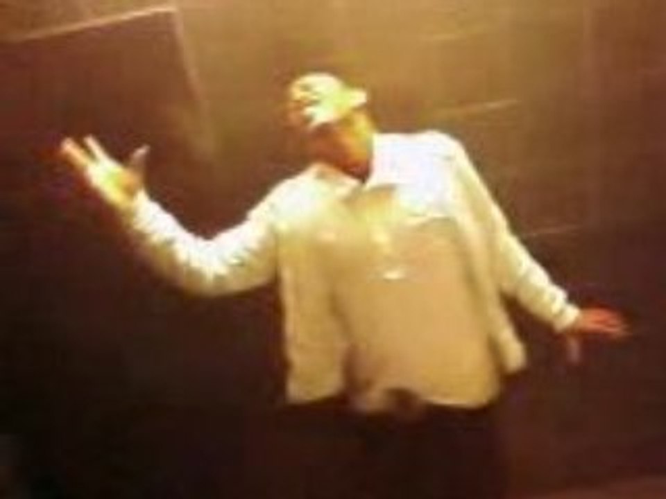 FERIZ QUI JOU LES BADBOY :P (Ne-Yo)