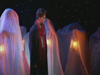 Chanson de la petite fille dans la chambre vide