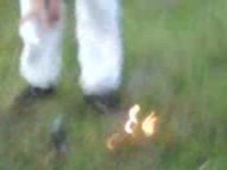 Axe+laque+Feu= EXPLOSIONS (HHH)