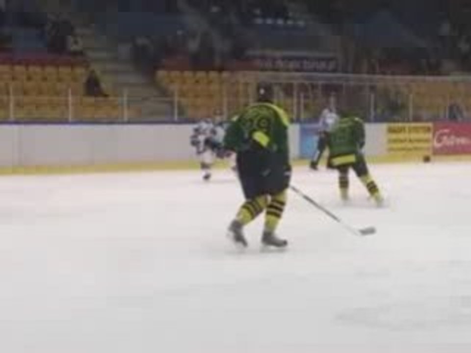 T. Paakarrinen gol w meczu z JKH GKS Jastrzębie