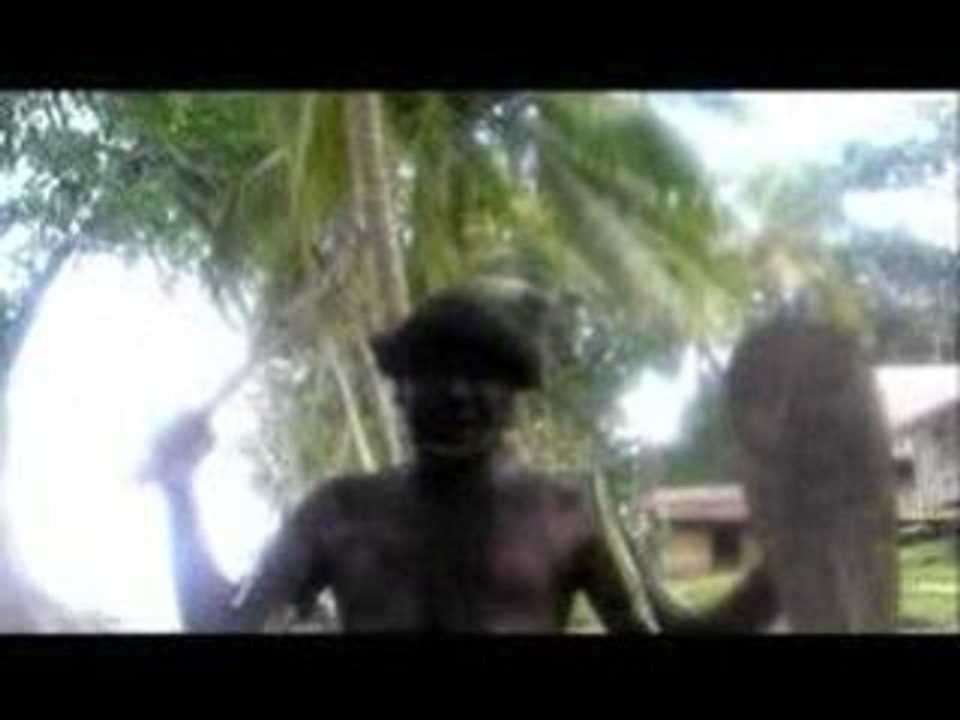 Papua head hunters