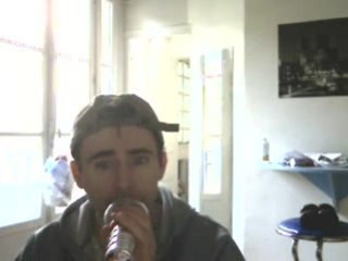 Wiwi égratigne "You're beautiful"