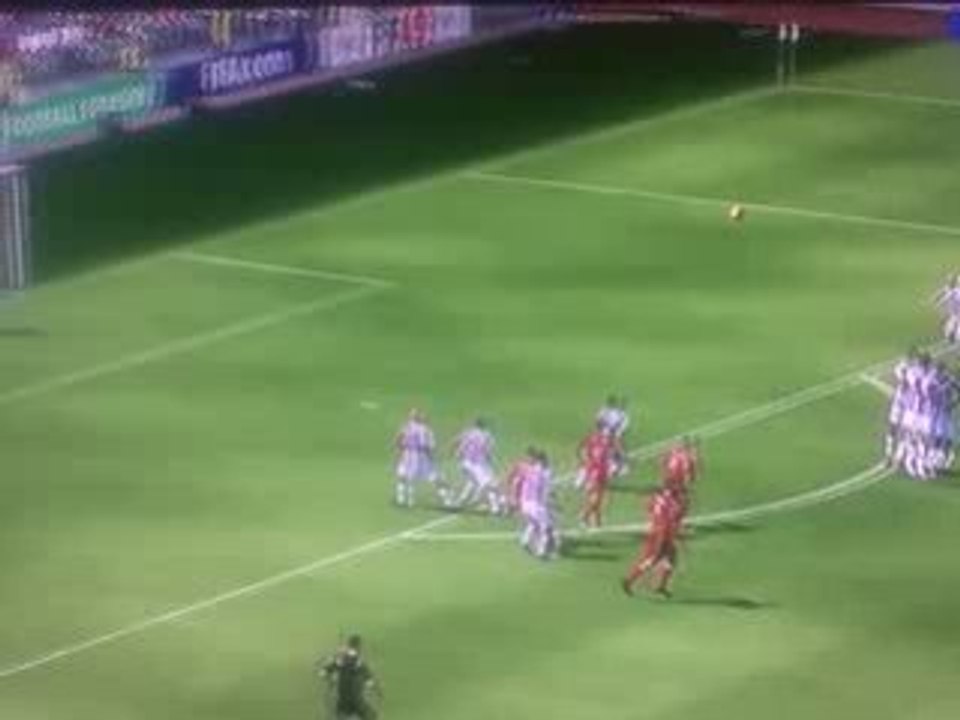 COUP FRANC MAGNIFIQUE DE GERRARD (Fifa 09)