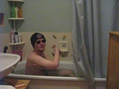 Anniversaire de Badstrip.net J'irais pisser chez vous