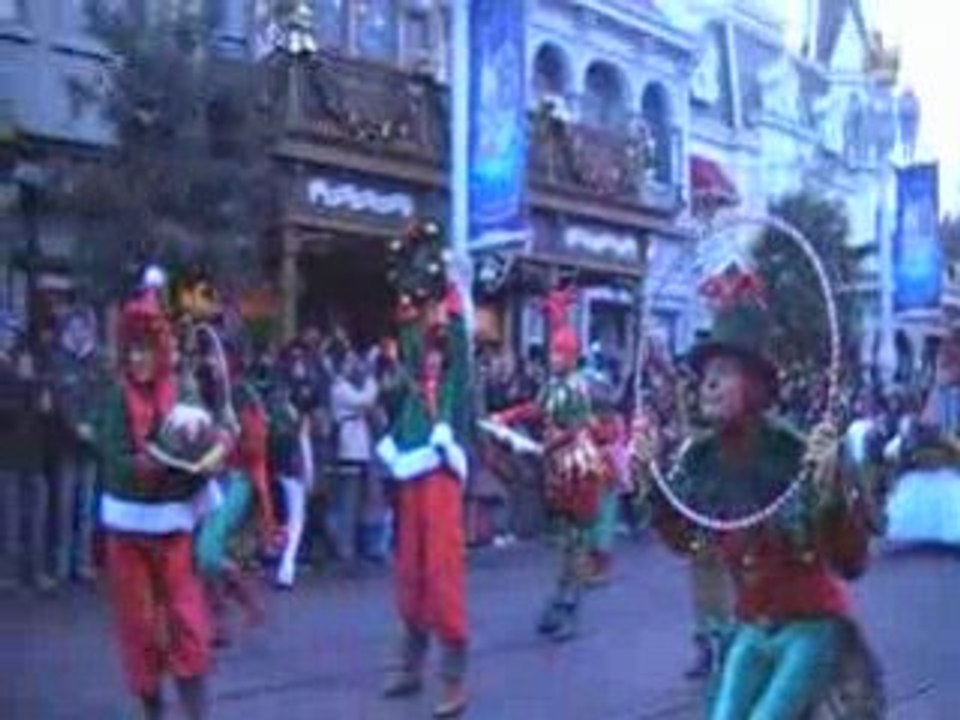 la parade de noel(disneyland paris)29 novembre 2008
