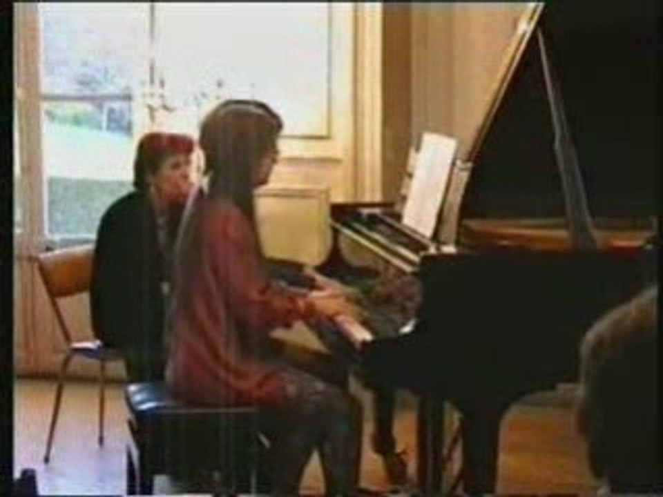 Piano & 4 Mains.