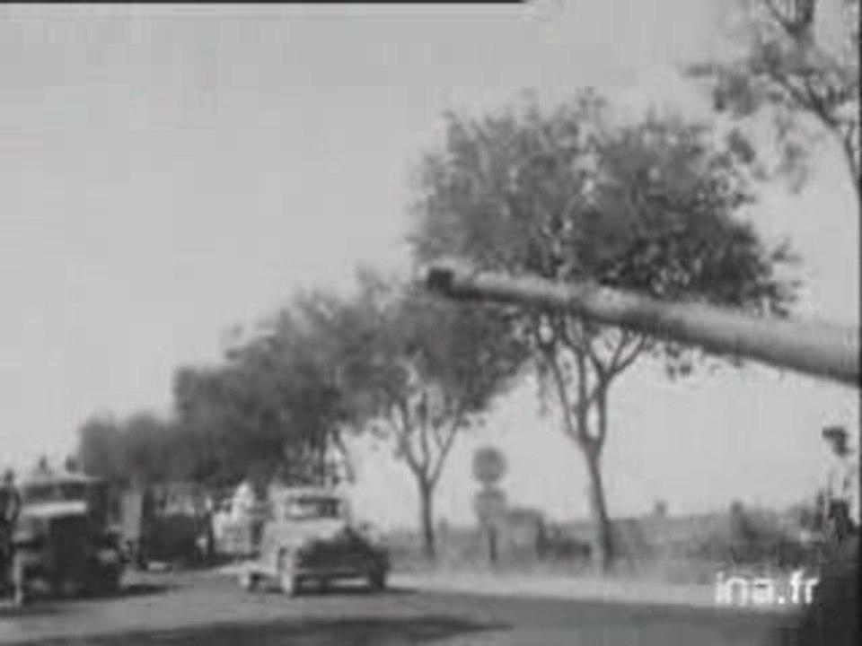 Entrée de Boumediene avec ses troupes á Alger 1962