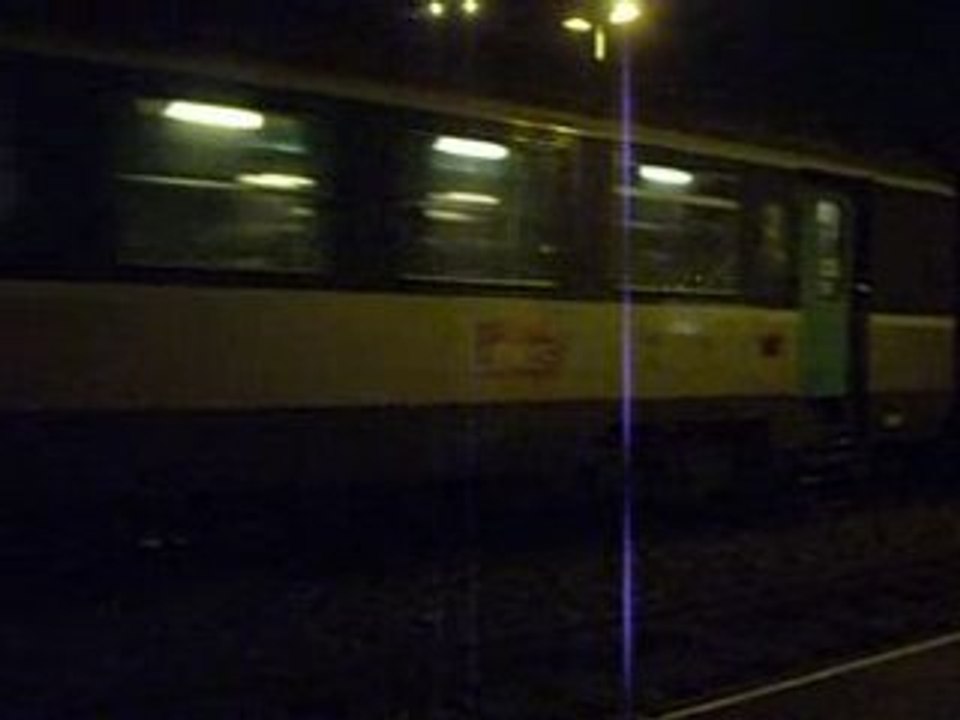manoeuvre d'un train corail avec une um de bb 67000